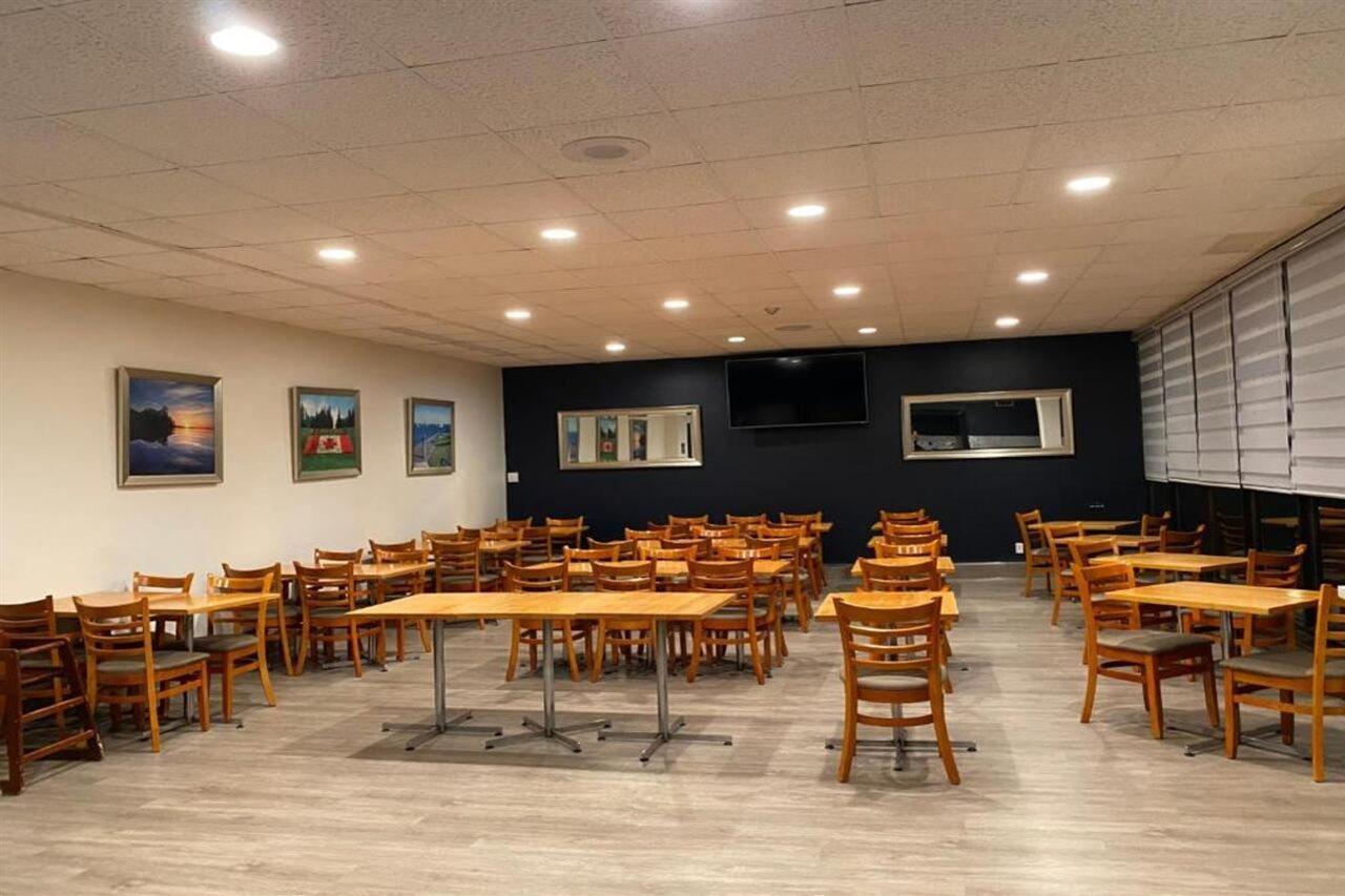 Hotel Ramada By Wyndham Harbourview Conference Center Belleville